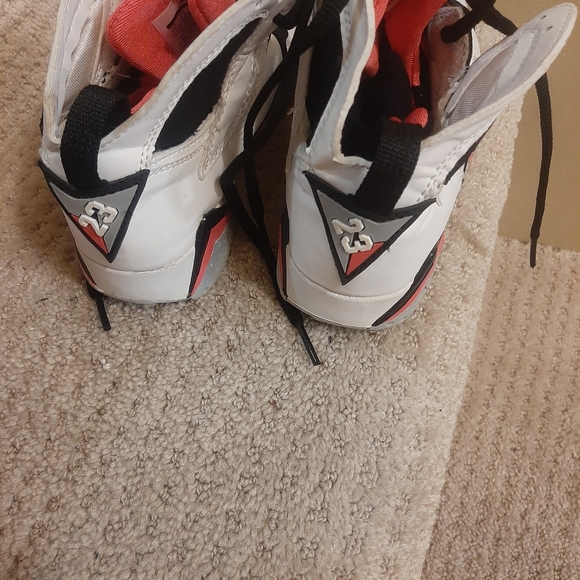 Jordan sneakers size 3y - Picture 14 of 14